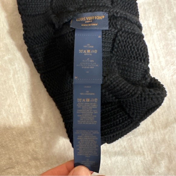Louis Vuitton Black Logo Beanie - Picture 5 of 6